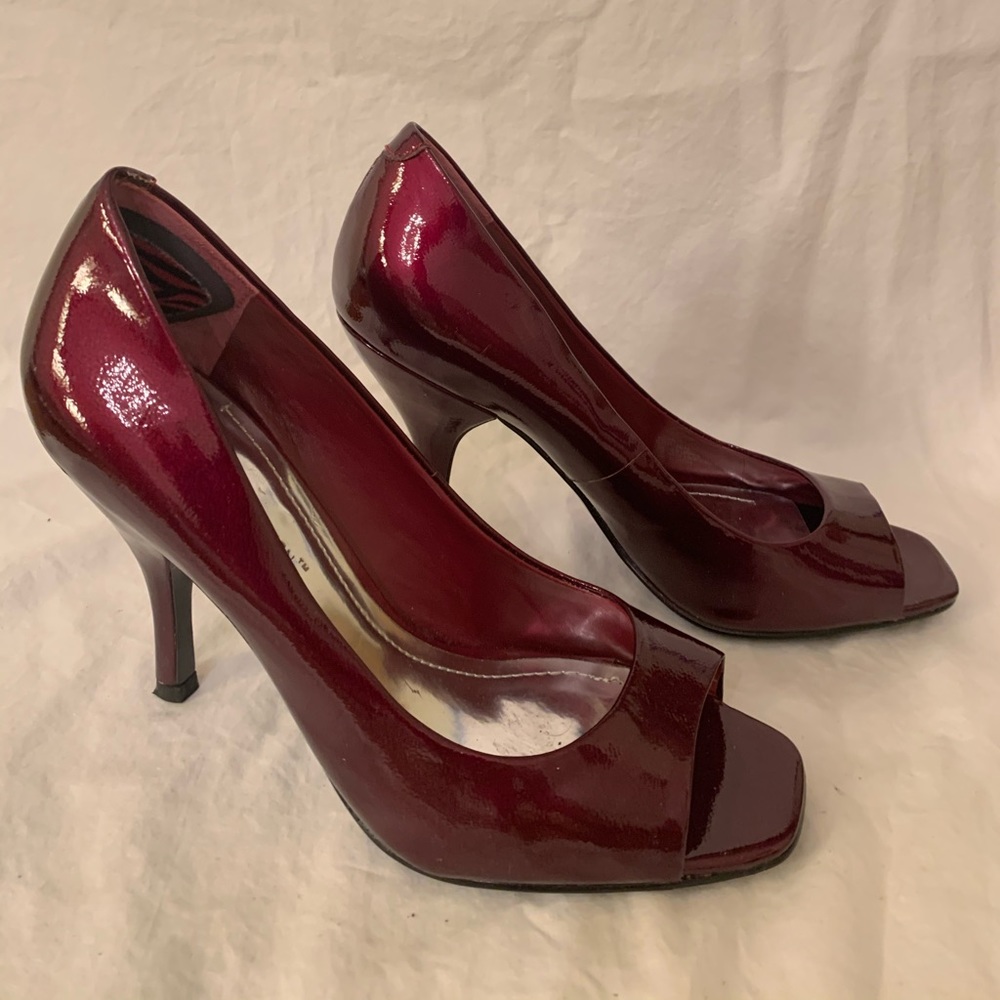 BCBG patent leather heels size 6.5